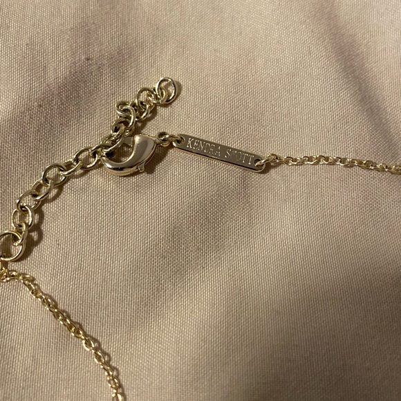 Kendra Scott Pink Arrowhead Necklace - Picture 5 of 5